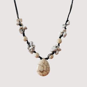 Hawaiian Necklace White Magnesite Howlite Leather Strands Toggle Closure 18 inch